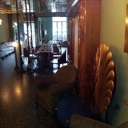 Colombus Hotel 3*