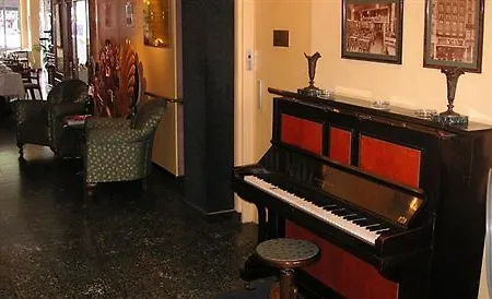 Colombus Hotel 3*
